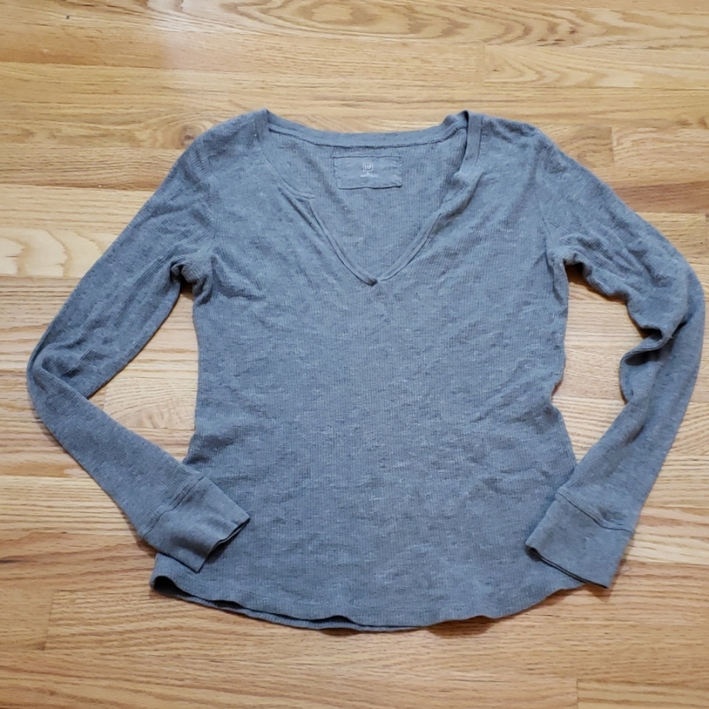 Gap Long Sleeve V-neck T-shirt